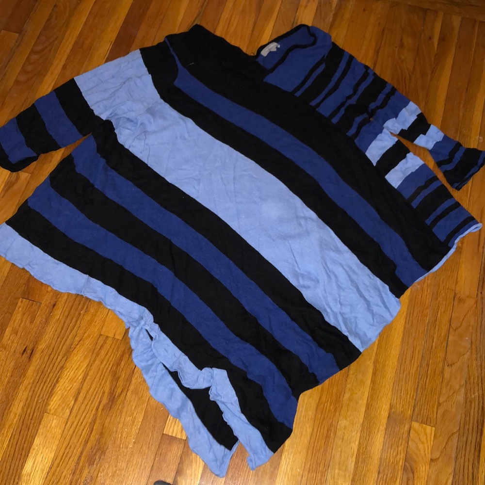 Symmetrical blue and black Sweater